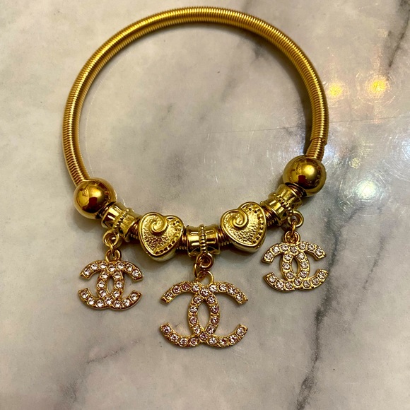 Jewelry - Nwt fashion charm bracelet